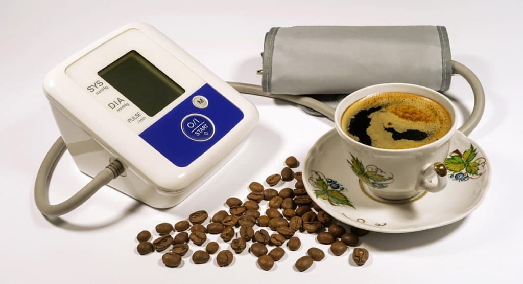 آیا قهوه فشار خون را پایین میاورد | ایا قهوه اسپرسو فشار خون را بالا میبرد