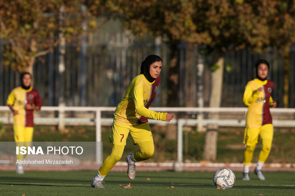 سیرجان به صدر جدول لیگ فوتبال زنان رسید