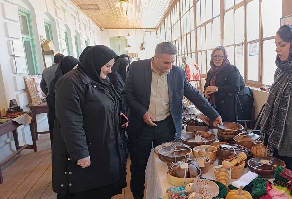 برپایی نمایشگاه یلدایی بانوان کارآفرین در آستارا - خبرگزاری مهر | اخبار ایران و جهان